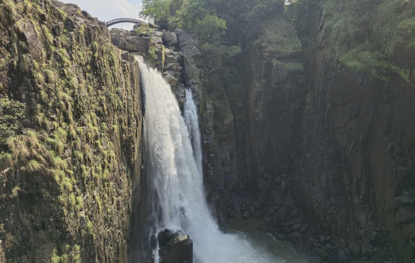 Experiential Meghalaya – Treks, Caves & Waterfall Trails