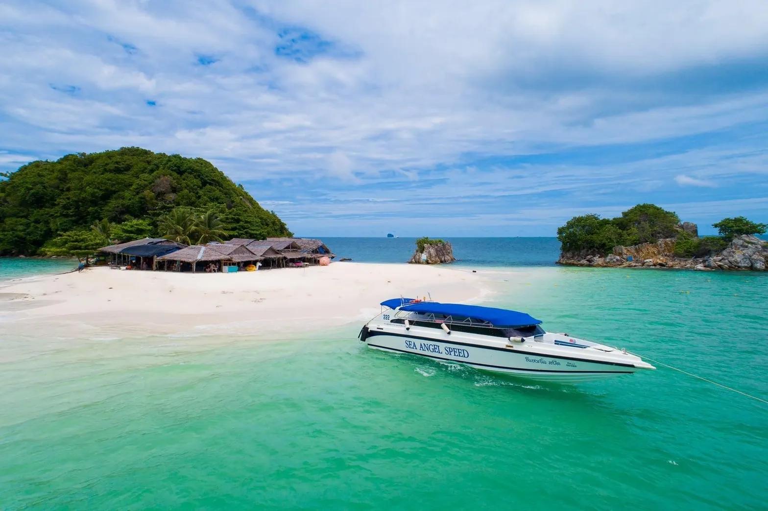 Phi Phi Island Tour by Speed Boat with Lunch